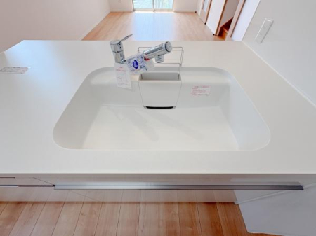 �_�ސ쌧���͌��s�����搴�V6���ڂ̒��È�ˌ��ẴL�b�`��