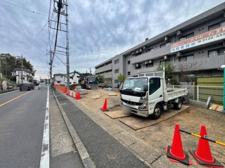 �_�ސ쌧���s�����扤�T����7���ڂ̐V�z��ˌ��Ă̌��n�O�ώʐ^