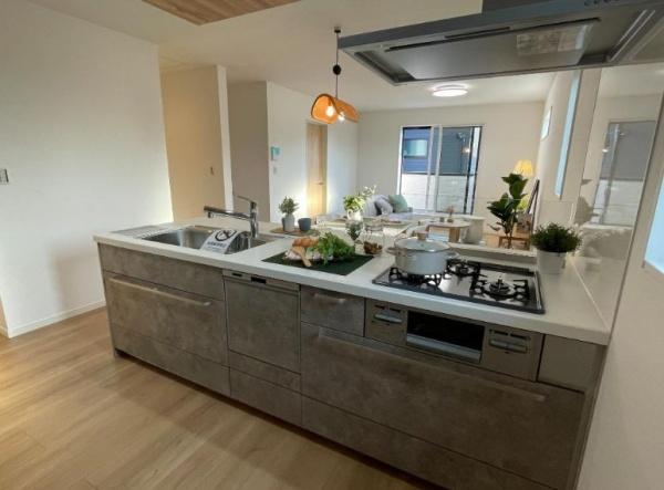 �_�ސ쌧�����s�[�J��7���ڂ̐V�z��ˌ��ẴL�b�`��