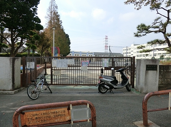 �_�ސ쌧���l�s���擌��]���u�̒��Ã}���V�����̎��ӊ�