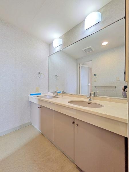 �����s���c�s����6���ڂ̒��Ã}���V�����̐��ʑ�E���ʏ�