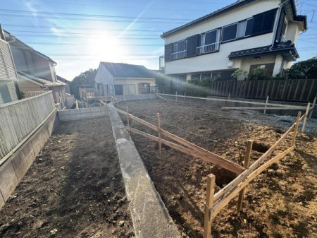 �_�ސ쌧���l�s�˒ˋ救�����̐V�z��ˌ��Ă̑O�ʓ��H�܂ތ��n�ʐ^