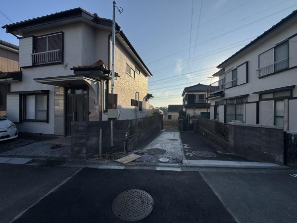 �_�ސ쌧���l�s�˒ˋ救�����̐V�z��ˌ��Ă̑O�ʓ��H�܂ތ��n�ʐ^