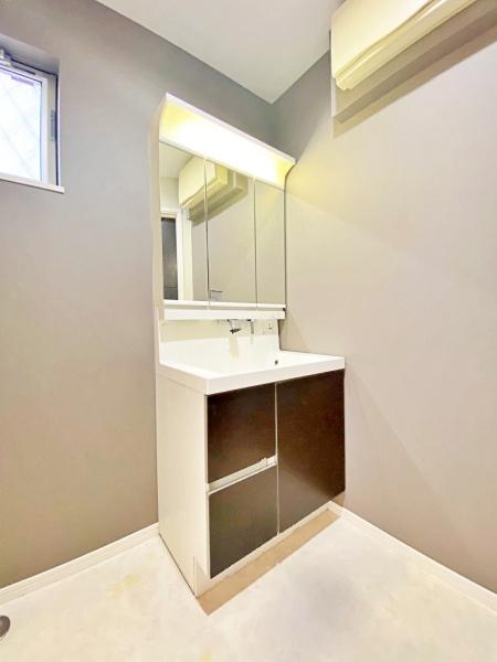 �_�ސ쌧���l�s���J����1���ڂ̒��È�ˌ��Ă̐��ʑ�E���ʏ�