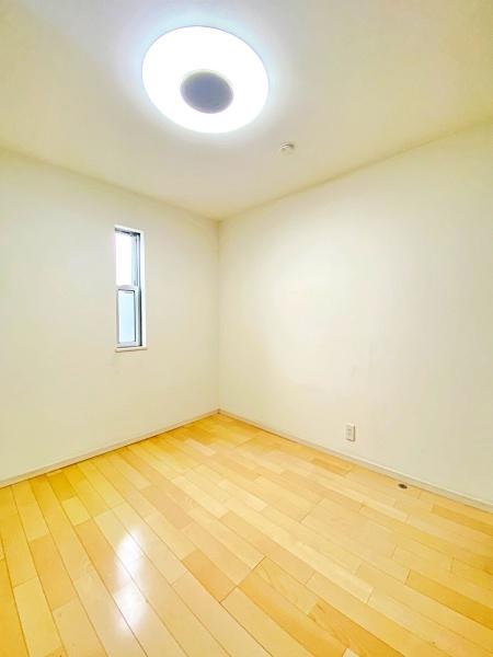 �_�ސ쌧���l�s���J����1���ڂ̒��È�ˌ��Ă̎q������