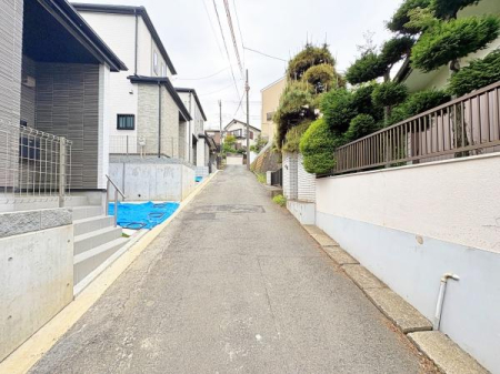 �_�ސ쌧���s�������c3���ڂ̐V�z��ˌ��Ă̑O�ʓ��H�܂ތ��n�ʐ^