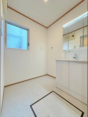 �_�ސ쌧���l�s�`������6���ڂ̒��È�ˌ��Ă̐��ʑ�E���ʏ�