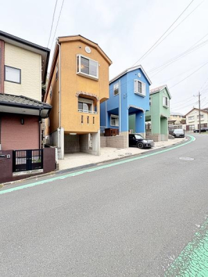 �_�ސ쌧���l�s�`������6���ڂ̒��È�ˌ��Ă̑O�ʓ��H�܂ތ��n�ʐ^