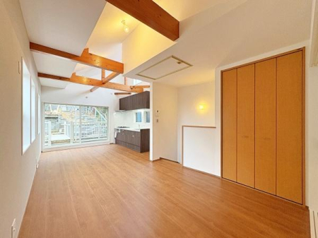 �_�ސ쌧���l�s�`������6���ڂ̒��È�ˌ��Ẵ��r���O