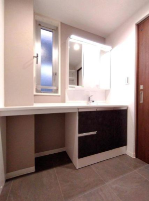 �_�ސ쌧���s�{�O�撪����̒��Ã}���V�����̐��ʑ�E���ʏ�