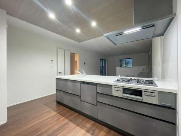 �_�ސ쌧������s���6���ڂ̐V�z��ˌ��ẴL�b�`��