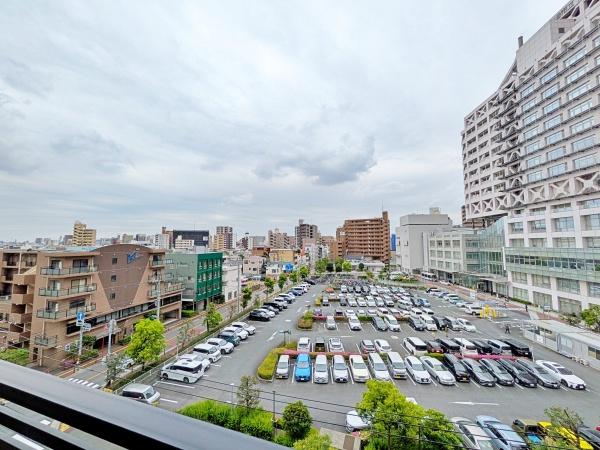 �_�ސ쌧���s����{�O���̒��Ã}���V�����̏Z�˂���̒��]�ʐ^