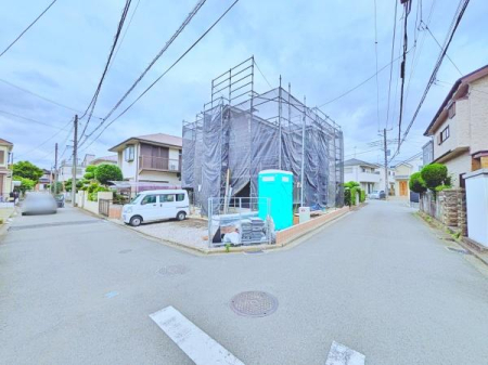 �_�ސ쌧���l�s���J��쐣�J1���ڂ̐V�z��ˌ��Ă̑O�ʓ��H�܂ތ��n�ʐ^