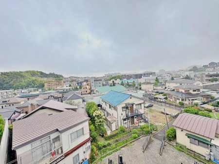 �_�ސ쌧���l�s�`������8���ڂ̒��Ã}���V�����̏Z�˂���̒��]�ʐ^