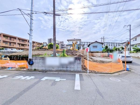 �_�ސ쌧����s���̓y�n�̑O�ʓ��H�܂ތ��n�ʐ^
