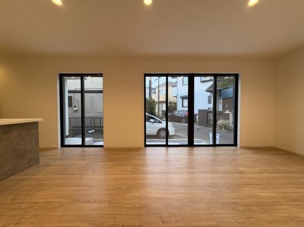 �_�ސ쌧���l�s�`�k��x�m��1���ڂ̐V�z��ˌ��Ẵ��r���O