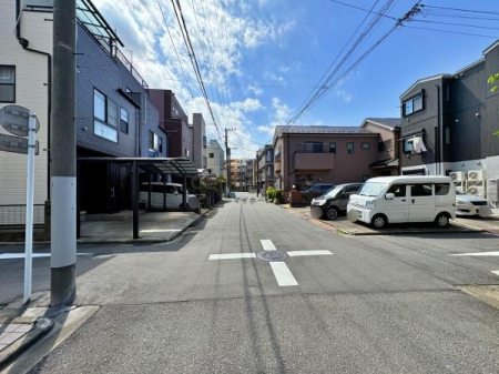 �_�ސ쌧���l�s���|��1���ڂ̒��È�ˌ��Ă̑O�ʓ��H�܂ތ��n�ʐ^