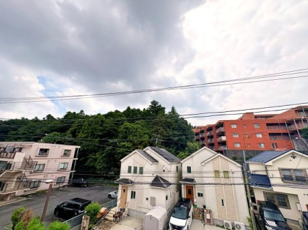 �_�ސ쌧���l�s���捡�h1���ڂ̐V�z��ˌ��Ă̏Z�˂���̒��]�ʐ^