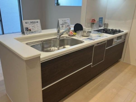 �_�ސ쌧���s������Е�3���ڂ̐V�z��ˌ��ẴL�b�`��
