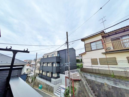 �_�ސ쌧���l�s�_�ސ��_�厛1���ڂ̐V�z��ˌ��Ă̏Z�˂���̒��]�ʐ^