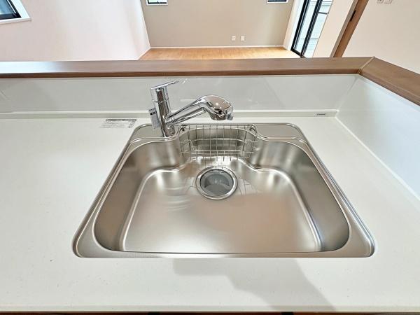 �_�ސ쌧���l�s��q��m����4���ڂ̐V�z��ˌ��ẴL�b�`��
