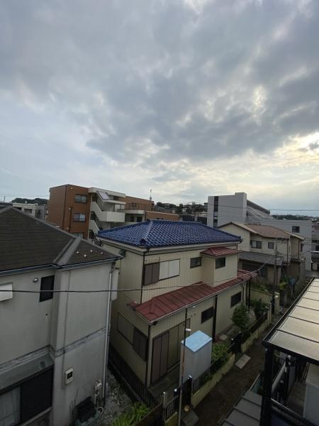 �_�ސ쌧���l�s�ߌ���L�����̐V�z��ˌ��Ă̏Z�˂���̒��]�ʐ^