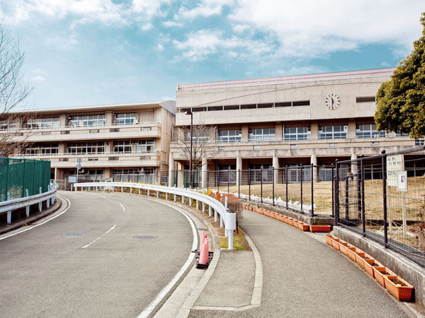 �_�ސ쌧���l�s�΋撆�R6���ڂ̐V�z��ˌ��Ă̎��ӊ�