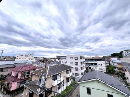 �_�ސ쌧���l�s�`�k�揬�����̒��Ã}���V�����̏Z�˂���̒��]�ʐ^
