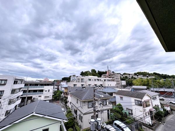 �_�ސ쌧���l�s�`�k�揬�����̒��Ã}���V�����̏Z�˂���̒��]�ʐ^