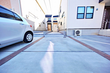 駐車場　車庫スペースのサイズは現地にてもご確認下さい。
