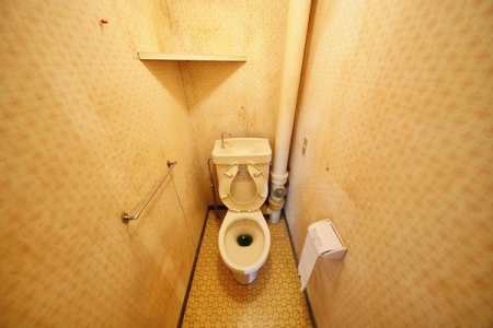 トイレ　★リフォーム中室内写真★
トイレも一新されます。