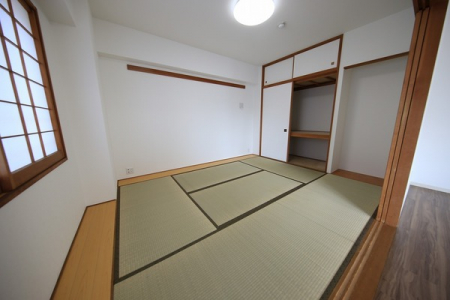 和室　洋室とはまた違った風情がある和室。
畳の香りが大嫌いという日本人は、統計的には少ないそうです。