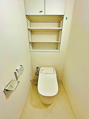 トイレ　トイレもウォシュレット機能付きに新設しました。
