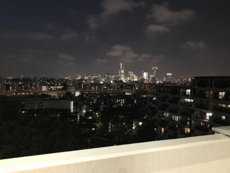 住戸からの眺望写真　横浜の夜景も楽しめます。