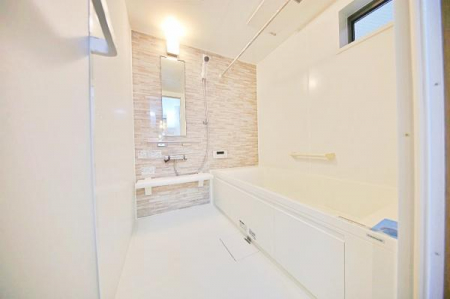 洗面台・洗面所　シンプルですっきりとした洗面スペースです。